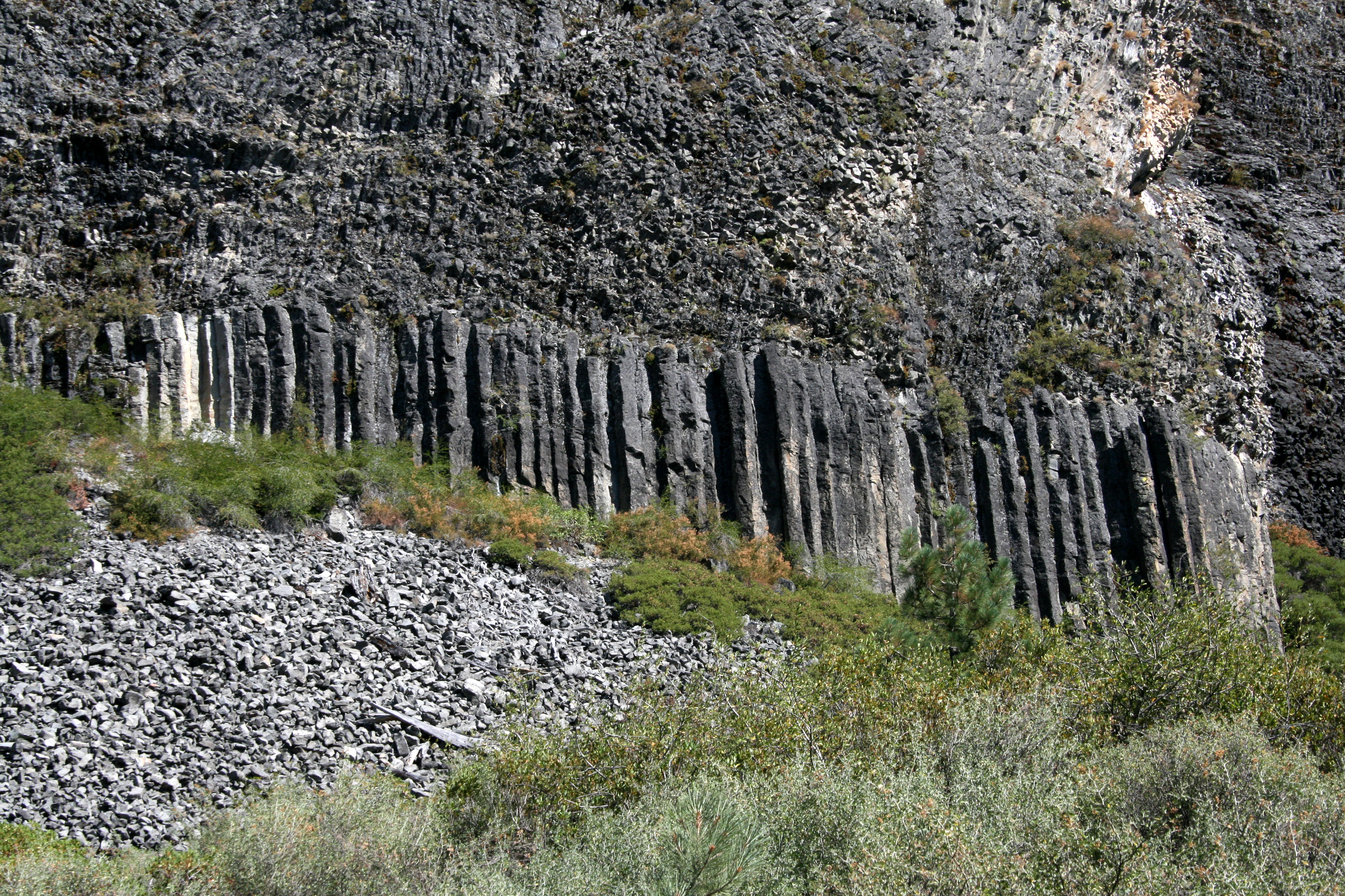 column of the giants